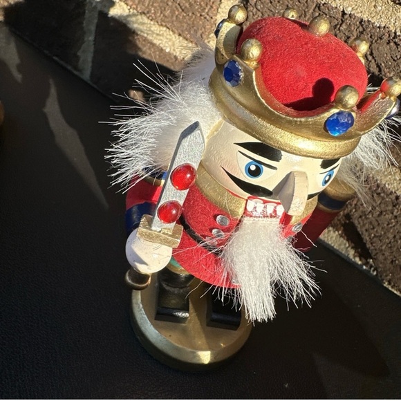 King Nutcracker Mini Pair - Picture 4 of 8